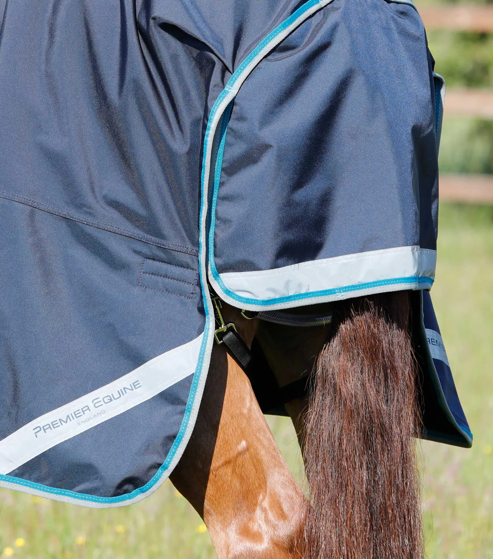 Buster Storm 100g Combo Turnout Rug with Snug-Fit Neck Navy