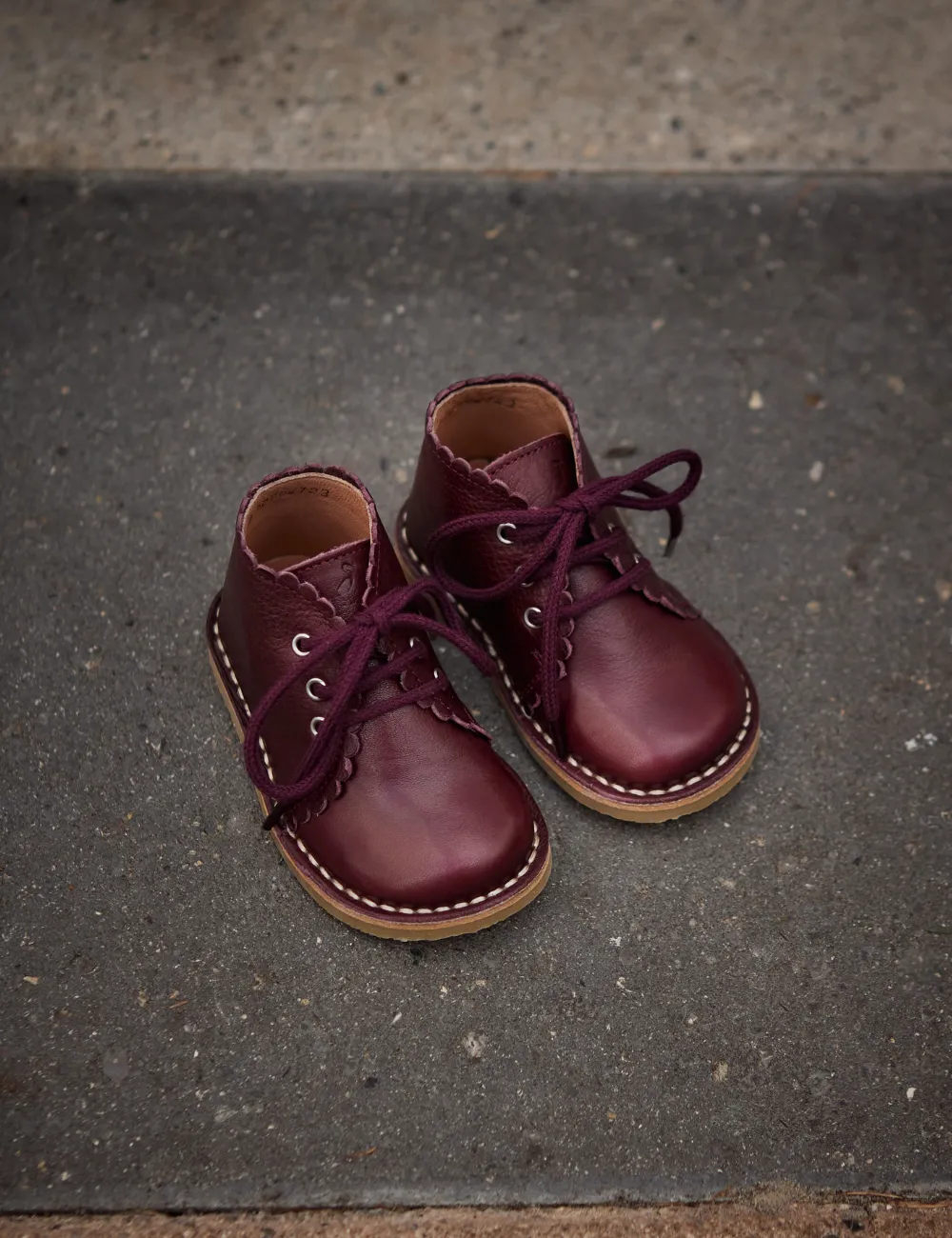 Scallop Boot - Plum